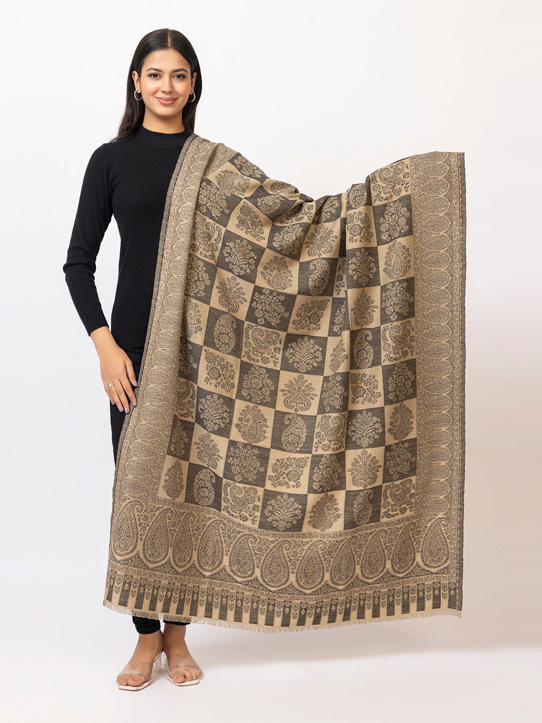 Tillaari Hetiage Shawl with Checkered Weave, Paisley and Floral Design