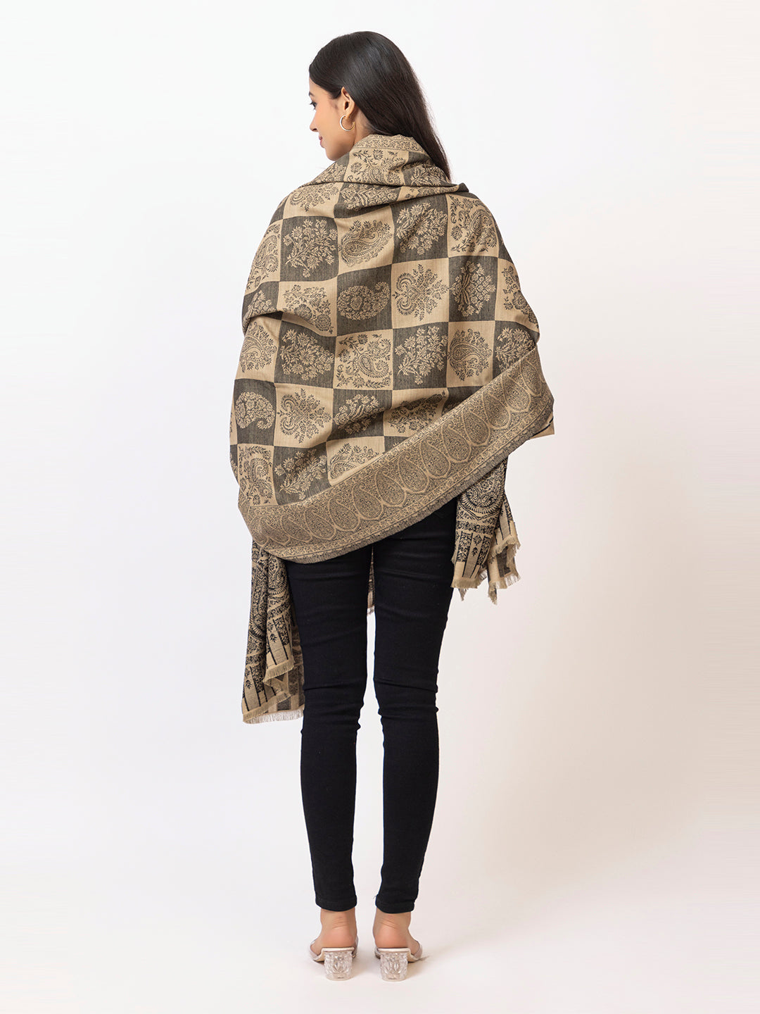 Tillaari Hetiage Shawl with Checkered Weave, Paisley and Floral Design