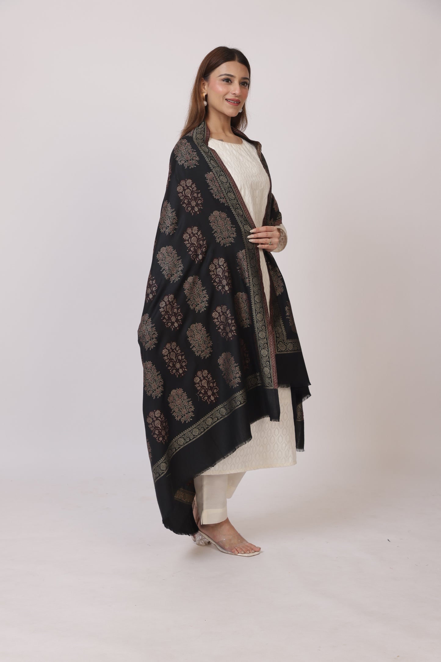 Tillaari Shawl with Traditional Floral Buta