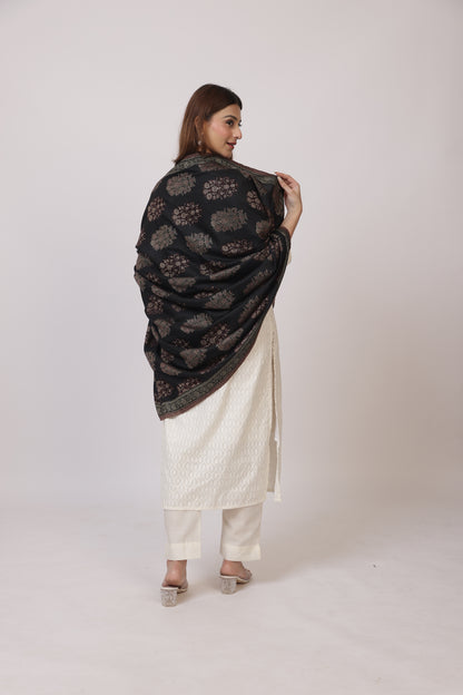 Tillaari Shawl with Traditional Floral Buta
