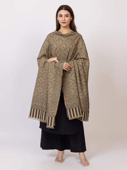 Tillaari Elegant Paisley and Floral Design