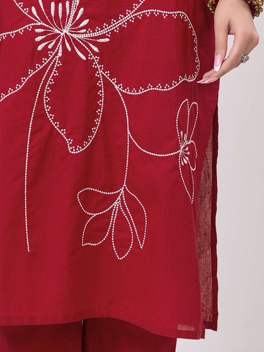 Tillaari Red Floral Embroidered Straight Kurta Set with Bandhani Print Dupatta