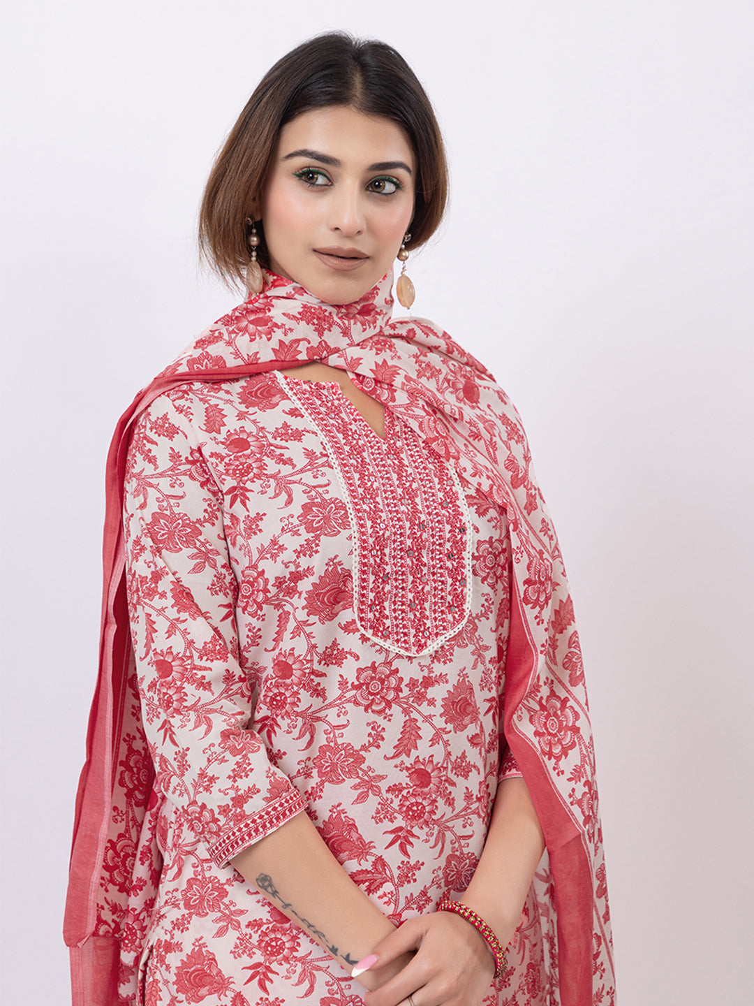 Tillaari Pink Floral Printed Straight Kurta Set with Dupatta